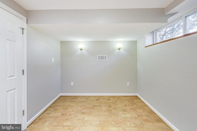 Building Photo - 11407 Woodson Ave