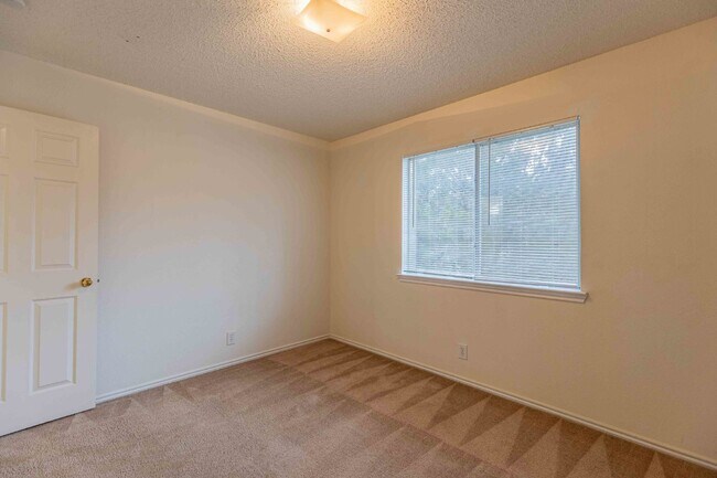 Building Photo - 14215 Spotted Cedar