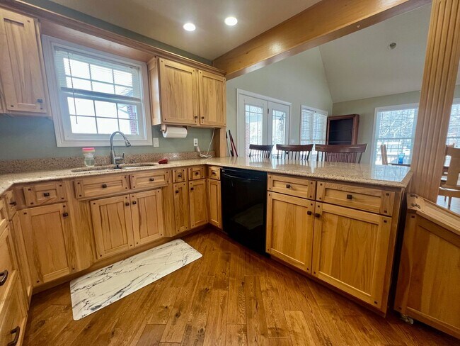 Building Photo - Gorgeous brick home with room to roam!