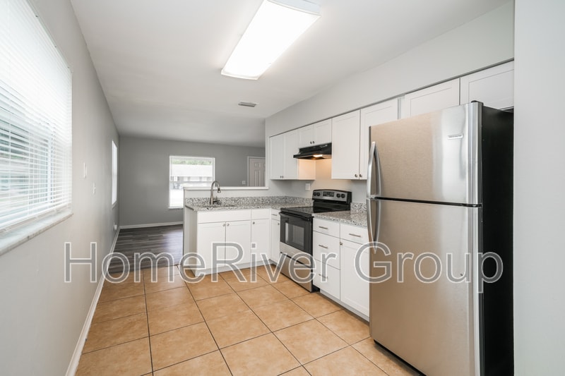 Building Photo - 6561 W Shore Cir