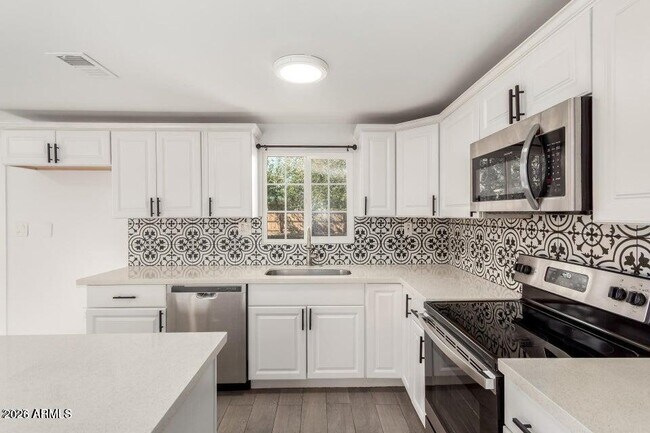 Building Photo - 240 N Monte Vista St