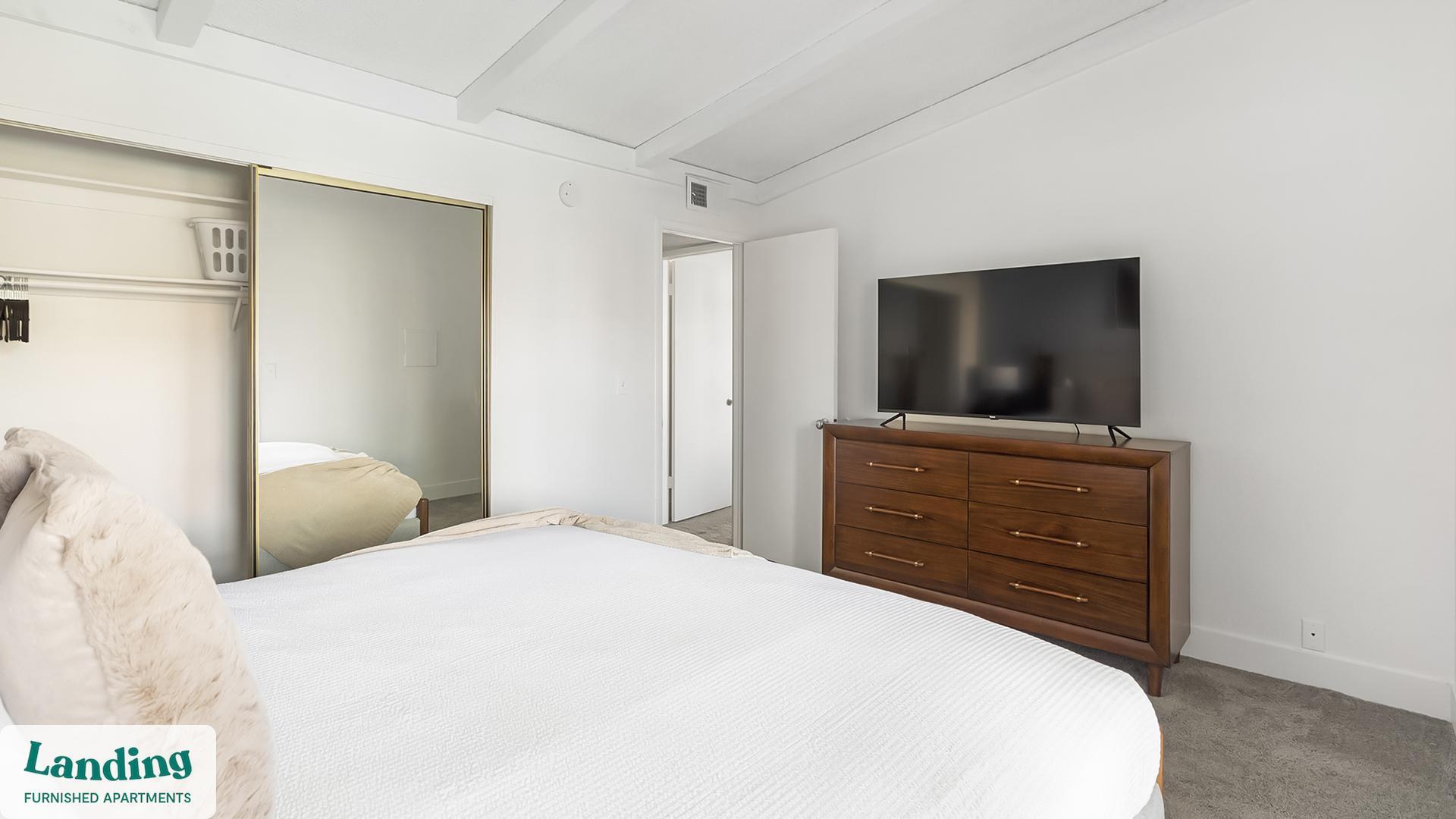 Building Photo - 5272 Tamarus St