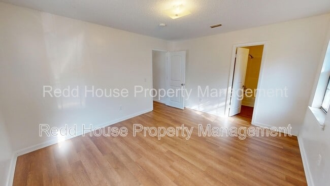 Building Photo - 205 Mildred St
