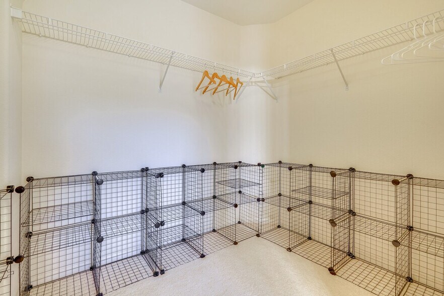 Building Photo - 27479 Green Wood Rd