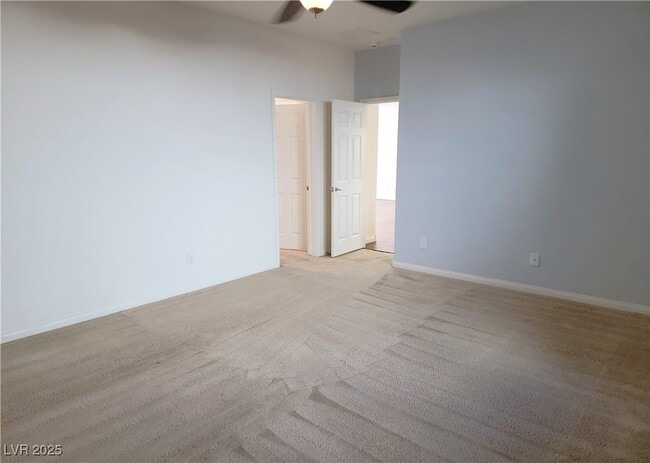 Building Photo - 10465 Saddle Mountain St