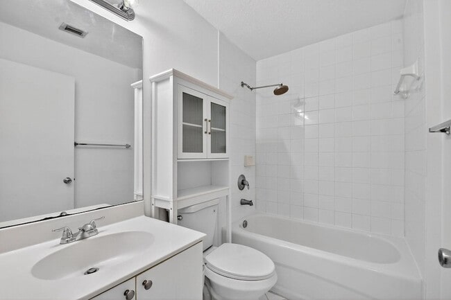 Building Photo - 3790 N Jog Rd