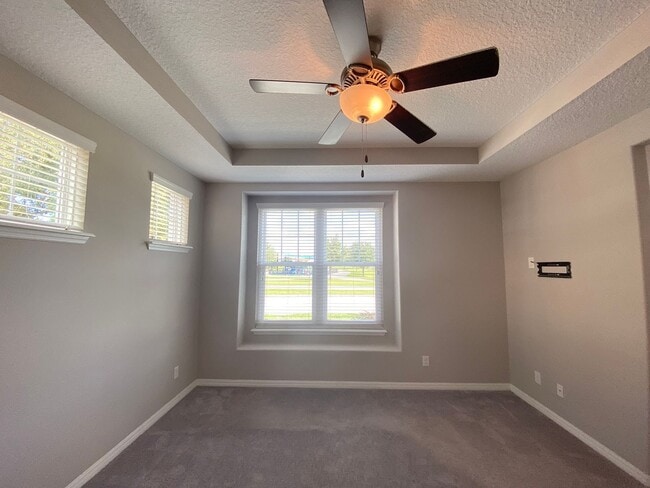 Building Photo - WINDERMERE TRAILS - 3BR/2.5BA PLUS DEN - WALK TO THE PARK