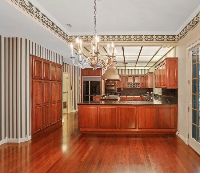 Building Photo - "Experience Luxury Living: Expansive 4-Bedroom Retreat Estate with Scenic Views and Elegant Finis...