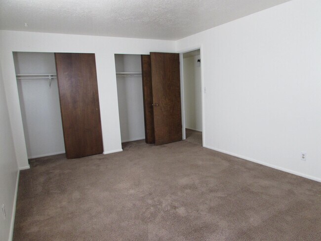 Building Photo - 2851 W 8750 S