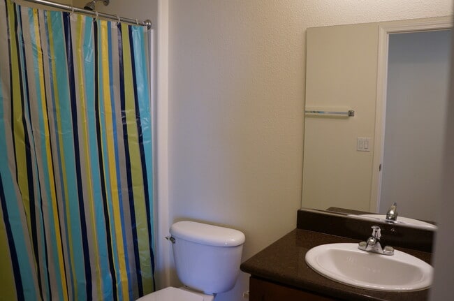 Building Photo - BEAUTIFUL SOUTH LAS VEGAS HOME IN A QUIET ...