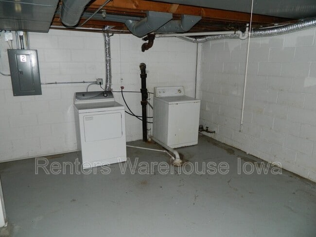 Building Photo - 1145 65th St