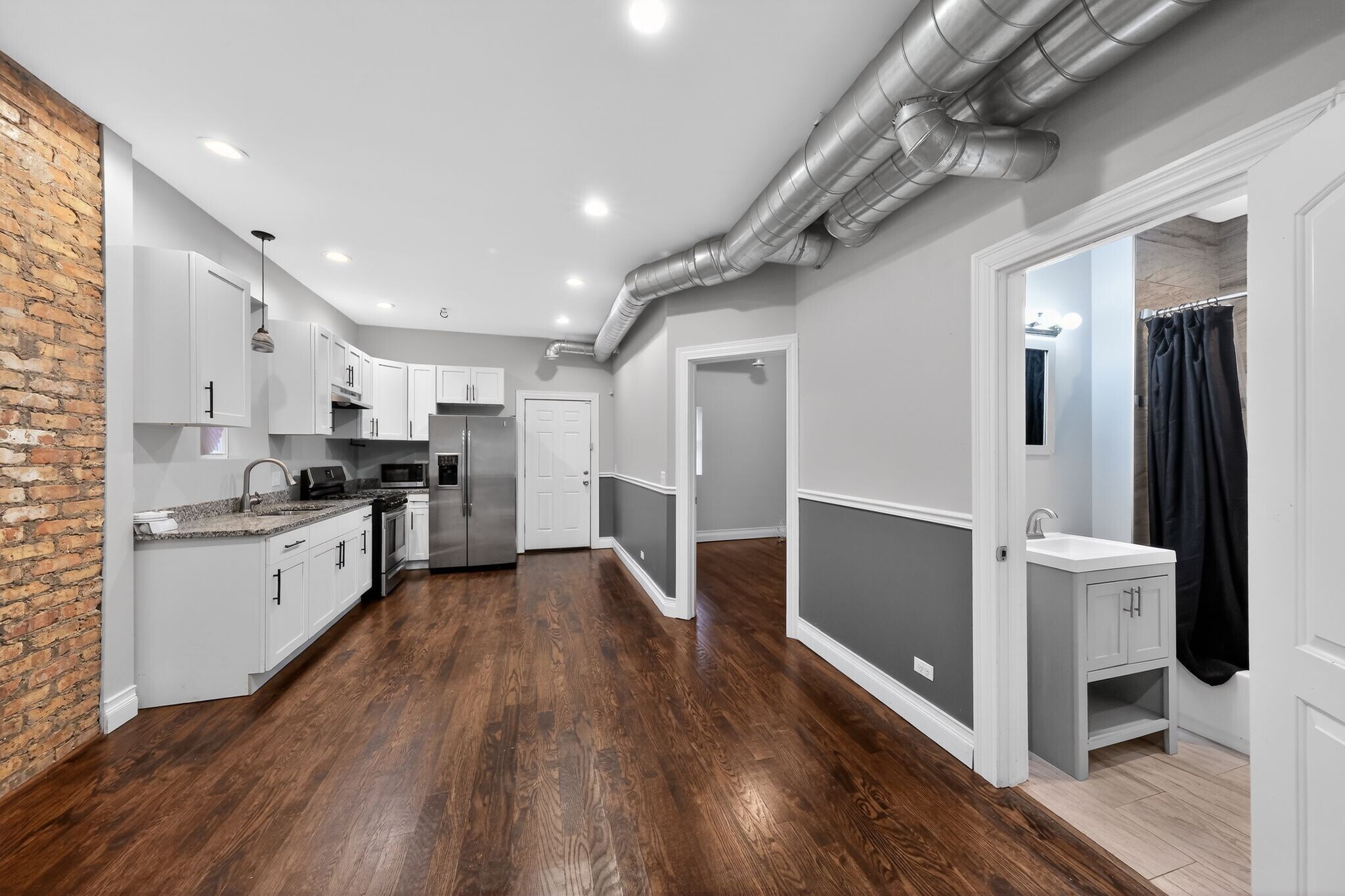 Building Photo - 7038 S Eberhart Ave