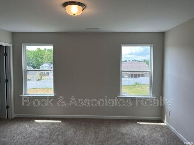 Building Photo - 248 Streamliner Blvd