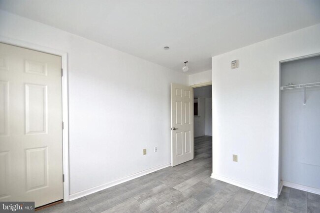 Building Photo - 3940 Ashland Dr