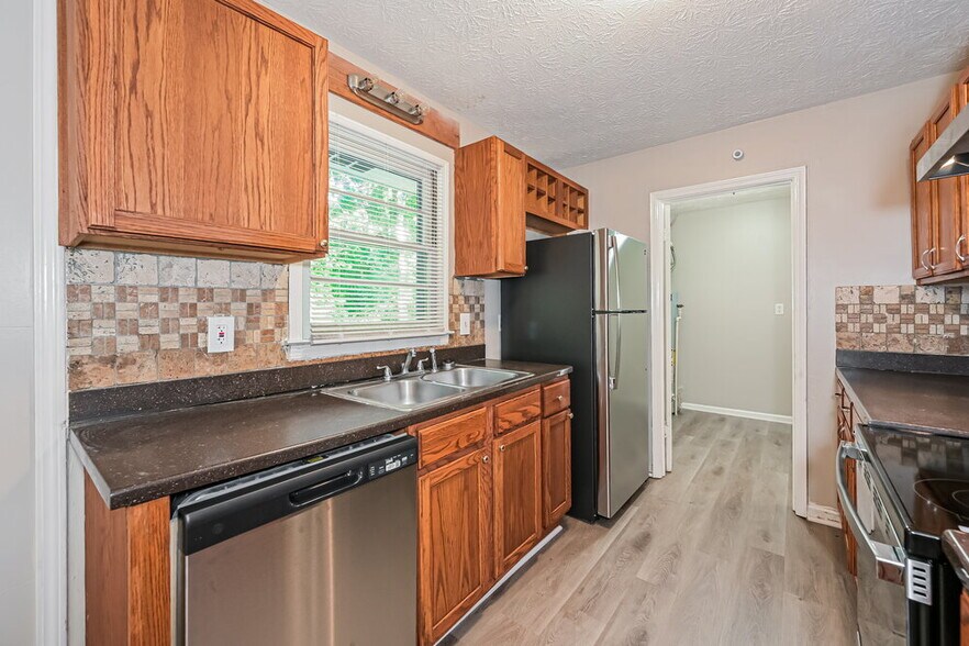 Building Photo - 355 Arcadia Pl SW