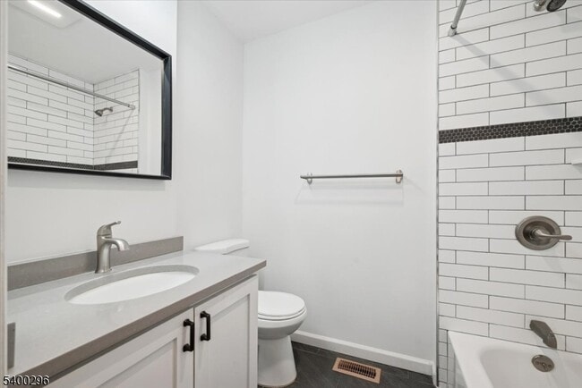 Building Photo - 272 Mt Kemble Ave