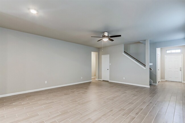 Building Photo - 5311 Sunway Dr