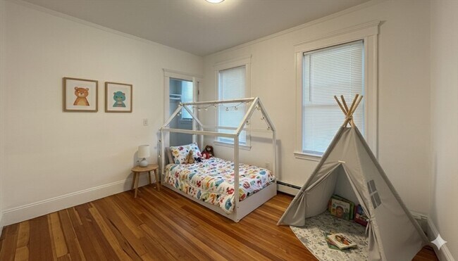 Building Photo - 50 Lithgow St