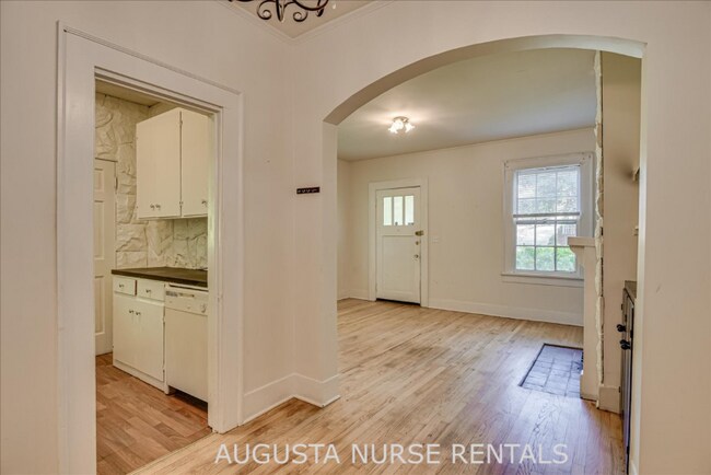 Building Photo - 2136 McDowell St