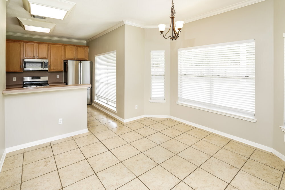 Building Photo - 16502 Wheatfield Dr