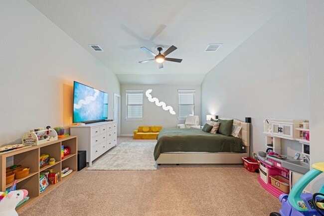 Building Photo - 1020 Highland Vista