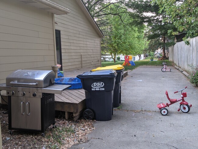 Space for Children to play freely - 8615 135th St W