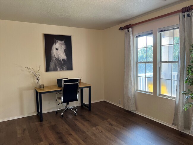 Building Photo - 18826 Sandelford Dr