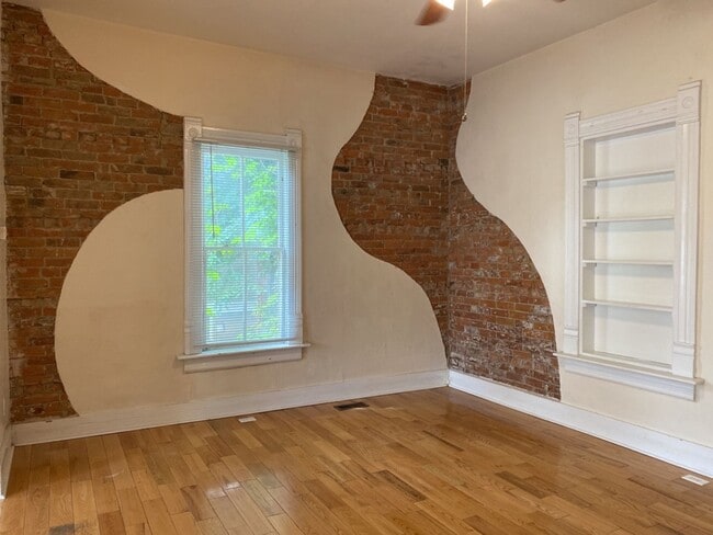 Building Photo - Classic Old Town Fort Collins 2 Bed 2 Bath Home Close to CSU