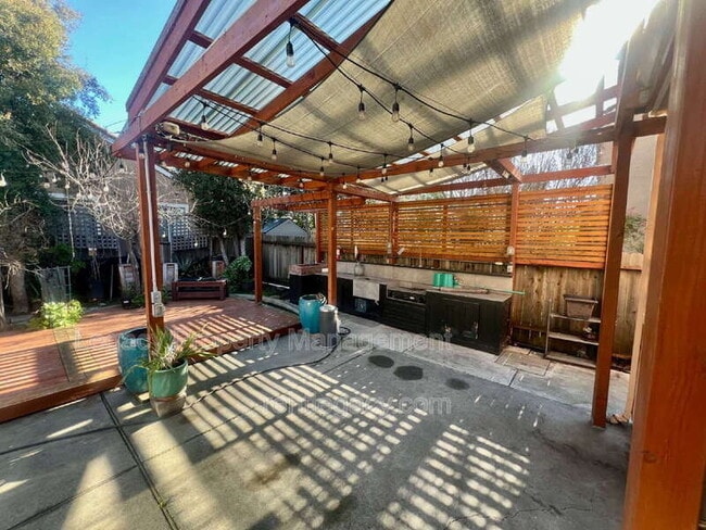 Building Photo - 413 Donaldson Ct