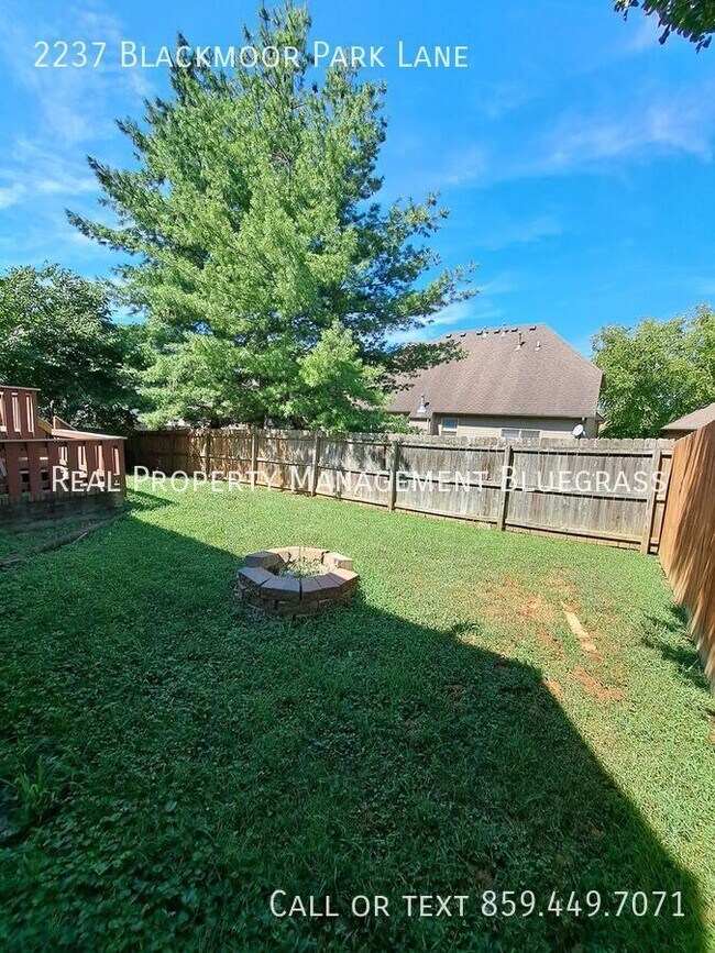 Building Photo - 2237 Blackmoor Park Ln