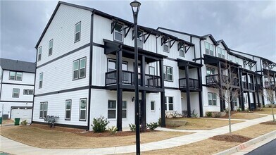 Building Photo - 1040 Knoxboro Ln