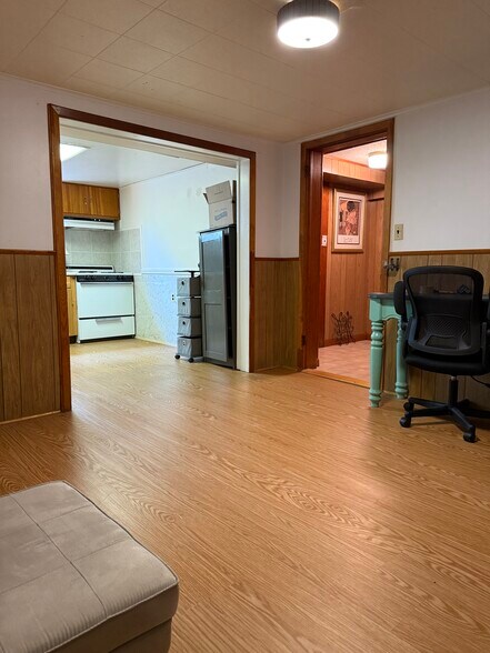 Building Photo - 21 Meadow Ln