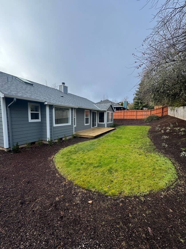 Building Photo - Single level home ~3 Bedroom ~ 2 bath House in Great Location with A/C