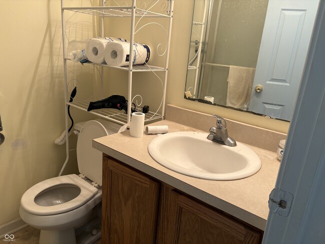 Building Photo - 113 Gazebo Dr