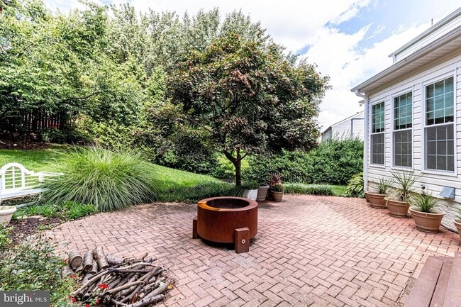 Building Photo - 6122 Bayliss Pl