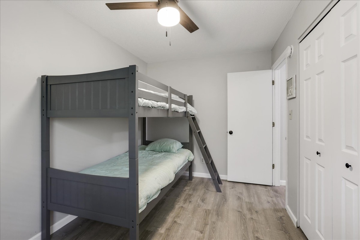 Back Bedroom #3 - Bunk Beds, Dresser, Bean Bag Chair - 1001 N Coler Ave