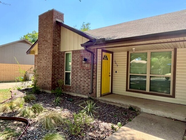 Building Photo - Cute 1 story duplex in Euless in CGISD