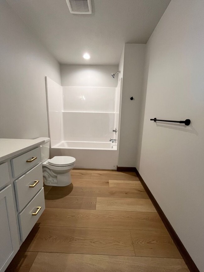 Building Photo - Newly Built 3 Bed/2.5 Bath Townhome in Aspen Ridge!