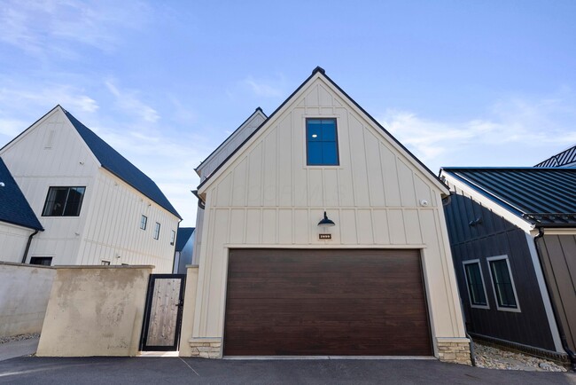 Building Photo - 2899 Katmai Dr