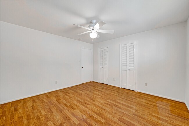 Building Photo - 6222 Creekbend Dr
