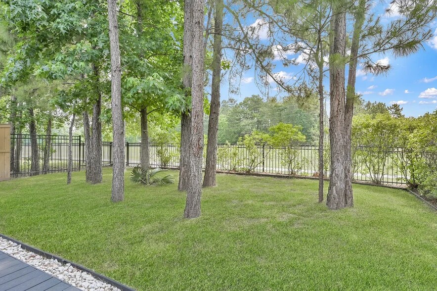 Building Photo - 16427 Rosary Pea Pl