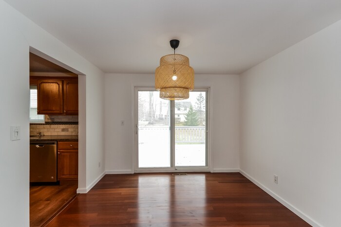 Building Photo - 3864 Townsley Dr