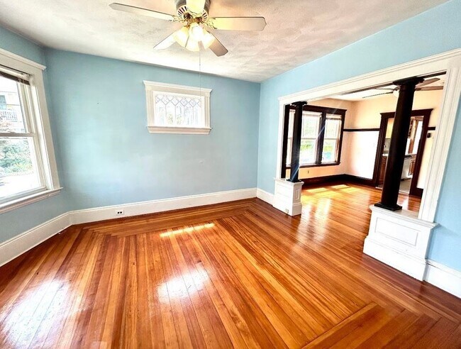 Building Photo - 41 Dunbar Ave