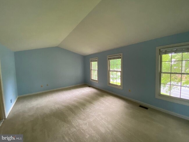 Building Photo - 9621 Bainbridge Ct