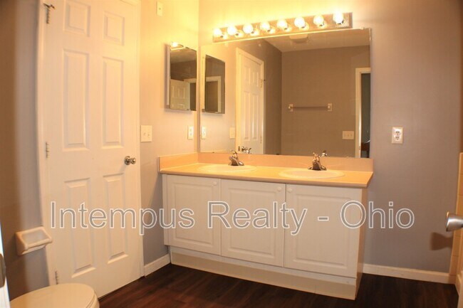Building Photo - 6522 Crab Apple Dr