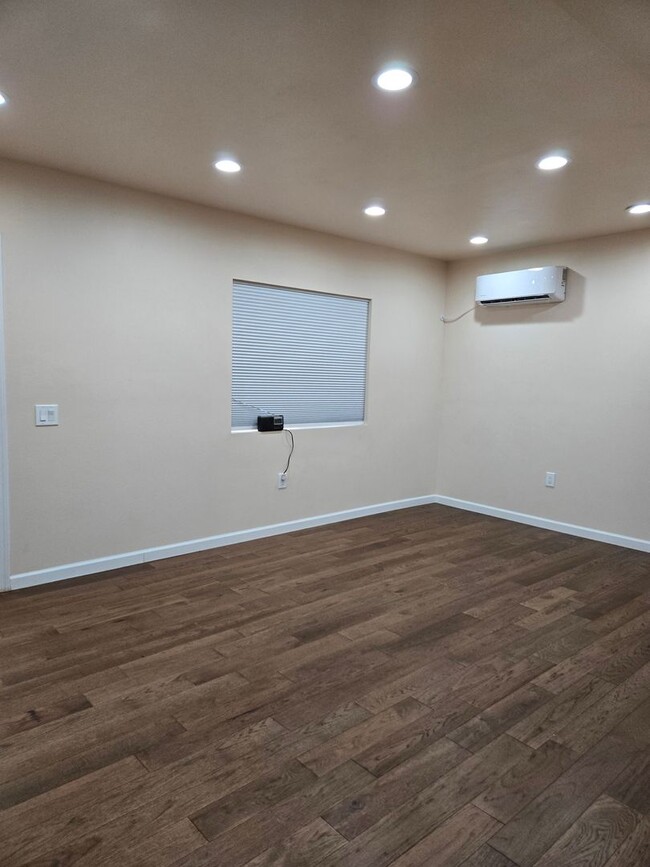 Building Photo - Aberdeen - 3 bedroom, 2 bath remodeled hom...