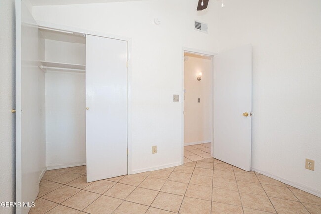 Building Photo - 11450 Sundrop Ct