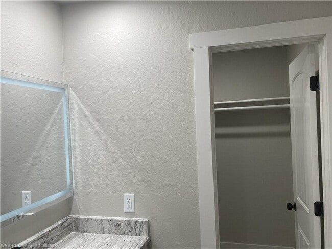 Building Photo - 10423 Preston Ct