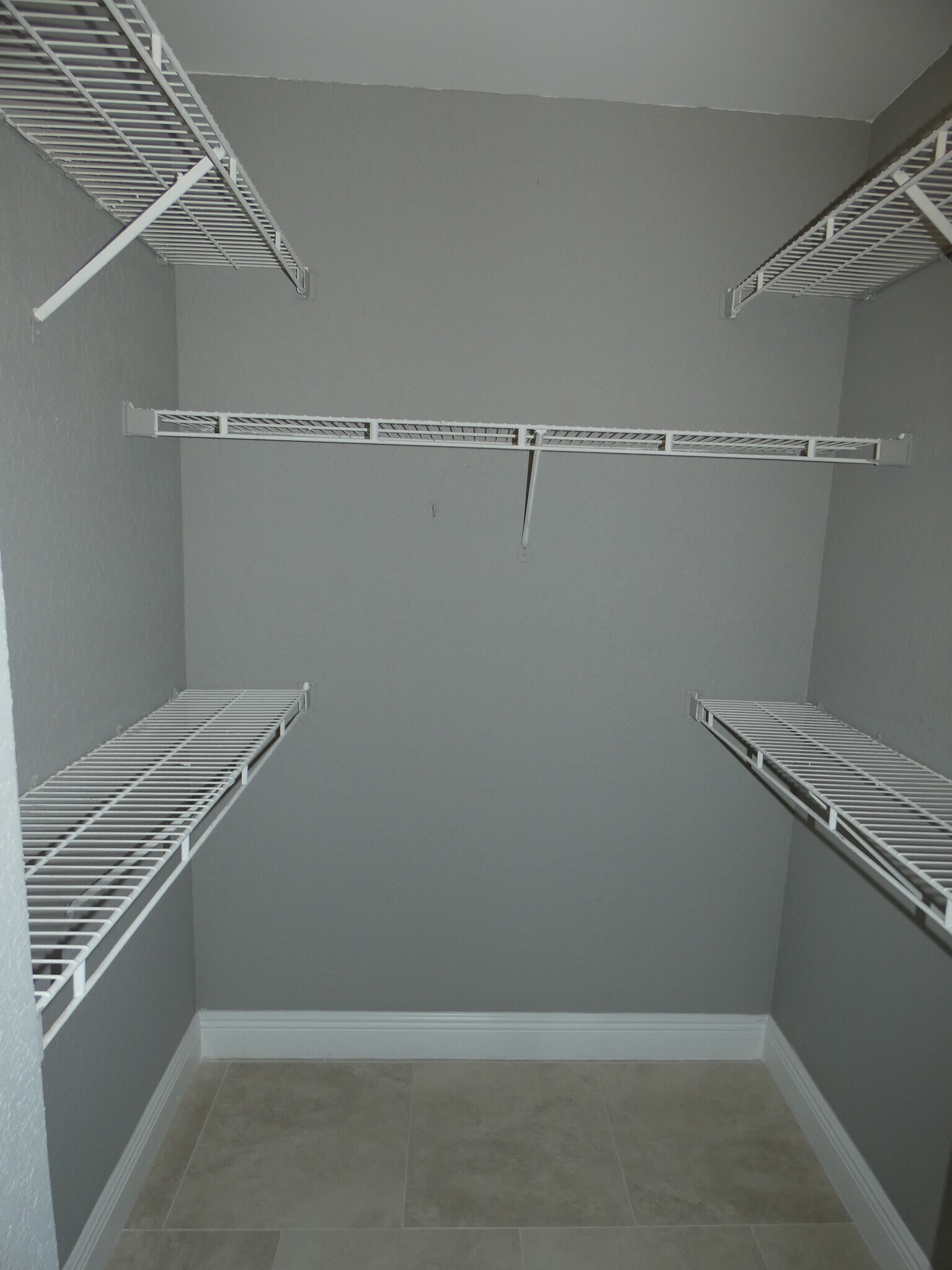 Building Photo - 2851 N Oakland Forest Dr