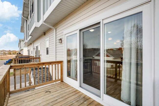 Building Photo - 1347 Magnolia Ave E